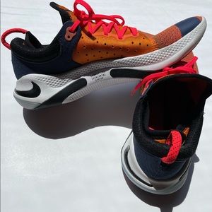 Nike Joyride Run Flyknit Running Shoe